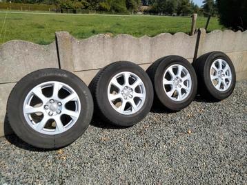 Audi Q5 wielen met aluminium velg en met nog goede banden. beschikbaar voor biedingen