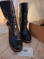 UGG mooie laarzen maat 37, Kleding | Dames, Schoenen, Zwart, Ophalen of Verzenden, Zo goed als nieuw, Ugg