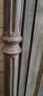 Kast chapeau de gendarme 19de E, Ophalen