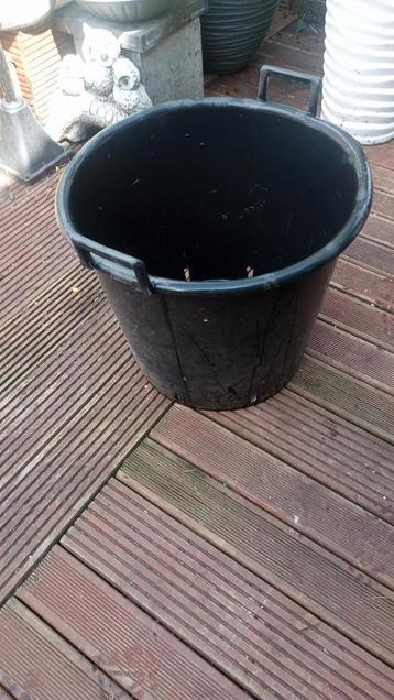  4x Grote boompotten tekoop. beschikbaar voor biedingen