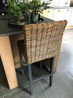 1 Barkruk in rotan en zwart houten onderstel, Huis en Inrichting, Barkrukken, Ophalen, Hout