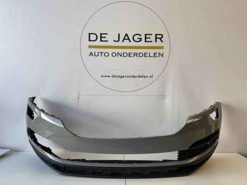 SKODA KAROQ VOORBUMPER BUMPER 2017- 57A807221, Auto-onderdelen, Carrosserie, Bumper, Skoda, Voor, Gebruikt