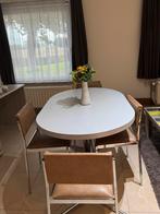 Tafel met 4 stoelen Prijs 17€, Huis en Inrichting, Ophalen, Zo goed als nieuw