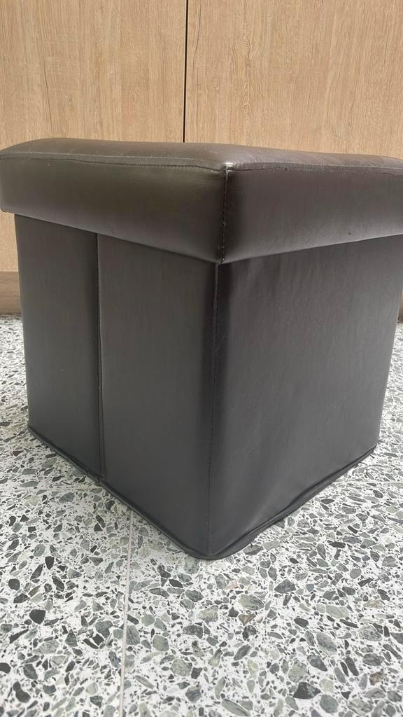 Opberg kubus / poef lederlook vraagprijs €7,50, Huis en Inrichting, Zetels | Voetbanken en poefs, Zo goed als nieuw, Minder dan 50 cm