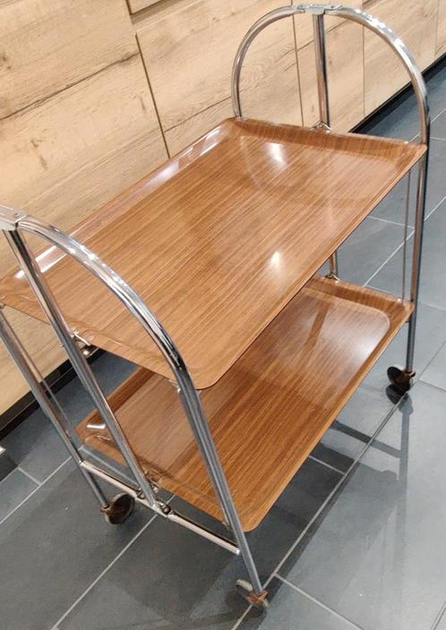 VINTAGE DESIGN / Inklapbare serveerwagen/theetafel, Antiek en Kunst, Antiek | Woonaccessoires, Ophalen