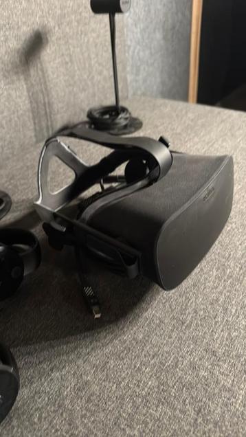 Oculus Rift VR Headset (2016) beschikbaar voor biedingen