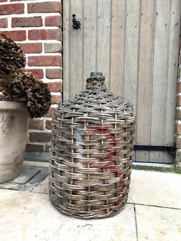 Dame Jeanne beschikbaar voor biedingen