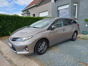 Toyota Auris Touring Sports 2014 met 94000km beschikbaar voor biedingen