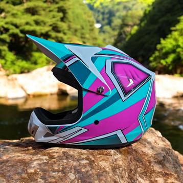 Diverse nieuwe kinder motorhelm  beschikbaar voor biedingen