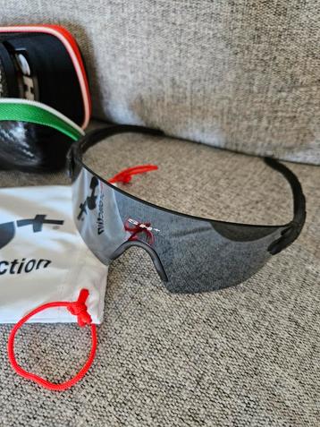 Lunettes de vélo neuves gris foncé  beschikbaar voor biedingen