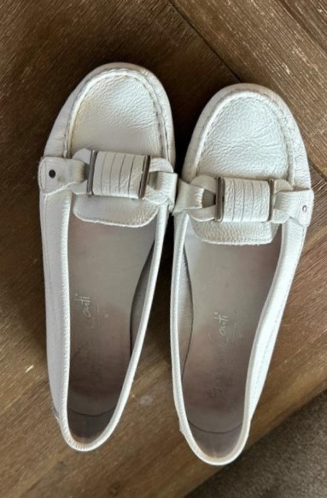 Andrea Conti : wit lederen lage hakken , ballerina's , 39, Kleding | Dames, Schoenen, Zo goed als nieuw, Ballerina's, Wit, Ophalen of Verzenden
