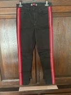Jeans noir à bandes rouges, Kleding | Dames, Spijkerbroeken en Jeans, Ophalen, Zwart, W30 - W32 (confectie 38/40), Jennyfer