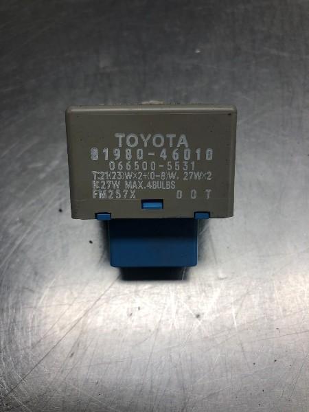 RELAIS Toyota iQ (01-2009/12-2015) (8198046010), Auto-onderdelen, Elektronica en Kabels, Toyota, Gebruikt