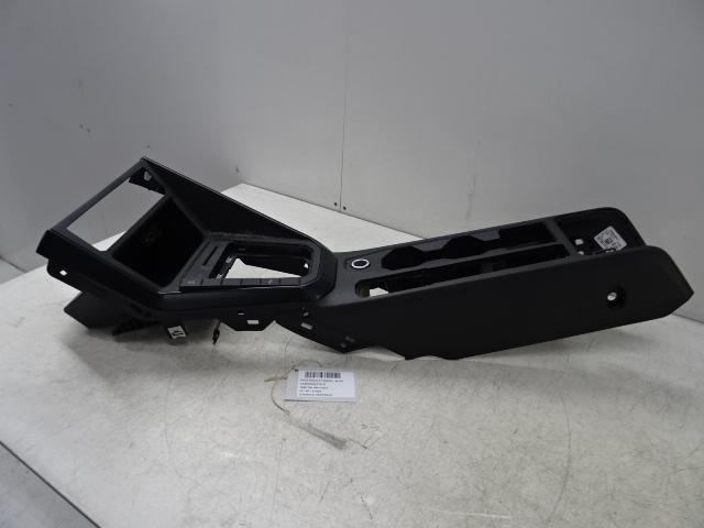 MIDDENCONSOLE Volkswagen Polo VI (AW1) (01-2017/08-2021), Auto-onderdelen, Interieur en Bekleding, Volkswagen, Gebruikt