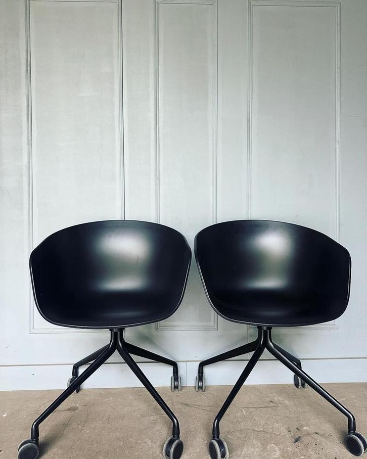 2 HAY About A Chair AAC24 design stoelen, Maison & Meubles, Chaises, Deux, Synthétique, Métal, Noir, Enlèvement ou Envoi