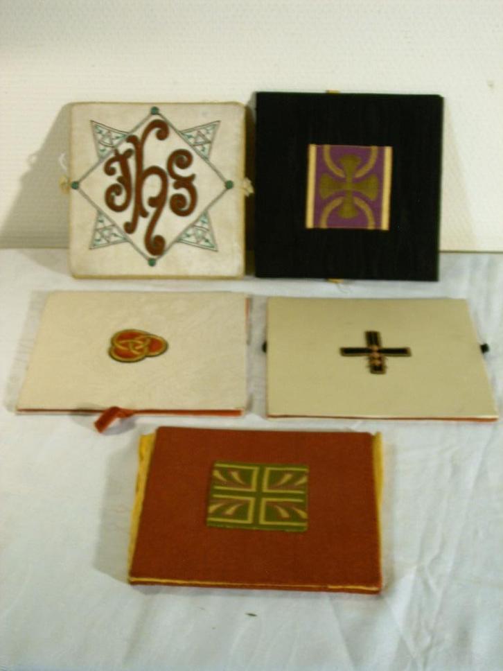 Vijf opbergtasjes voor priestersjerp, Verzamelen, Religie, Gebruikt, Christendom | Katholiek, Overige typen, Ophalen of Verzenden