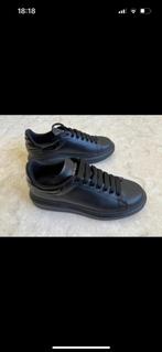 Alexander McQueen oversized sneaker 42 +factuur, Alexander McQueen, Zwart, Nieuw, Ophalen of Verzenden