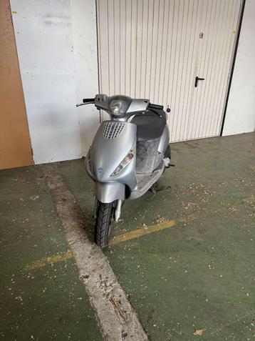 Piaggio zip B klasse 4t beschikbaar voor biedingen