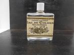 ancien flacon parfum Triple extrait eau  Cologne Velouderma, Bouteille de parfum, Utilisé, Enlèvement ou Envoi