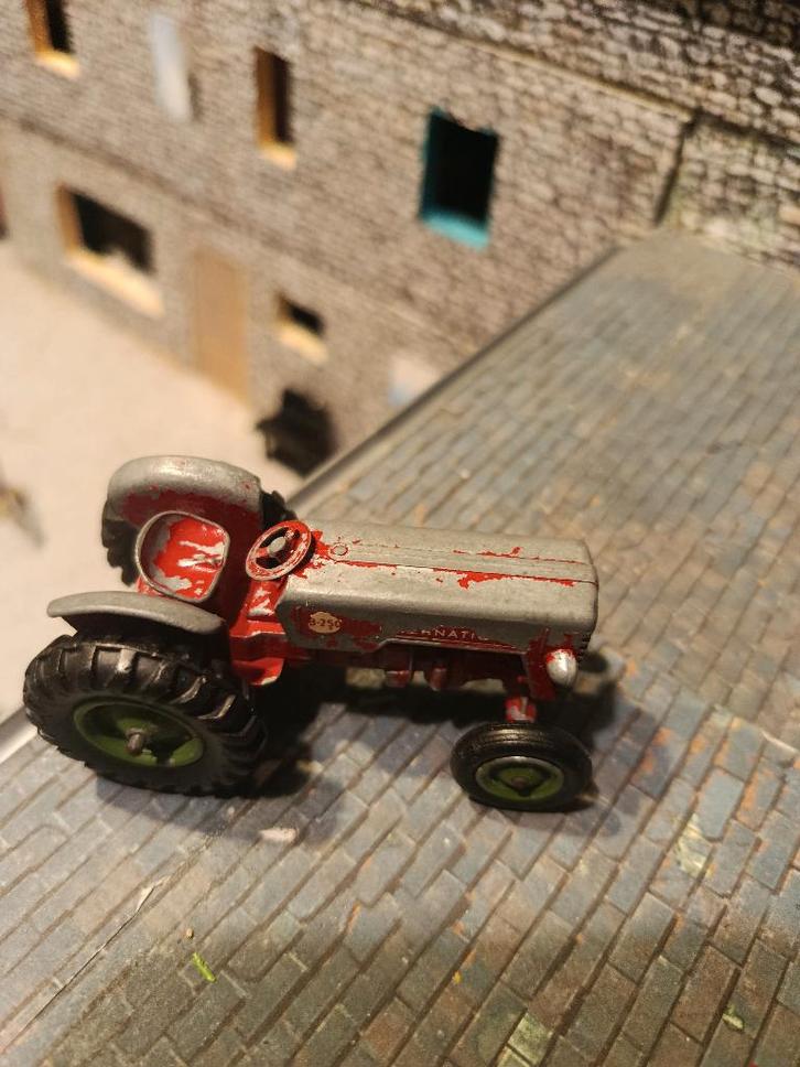 McCormick International B-250 Matchbox kingsize K-4, Hobby en Vrije tijd, Modelauto's | 1:43, Gebruikt, Tractor of Landbouw, Matchbox