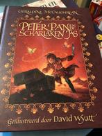 D. Maccaughrean - Peter Pan en de scharlaken jas, Ophalen of Verzenden, D. Maccaughrean, Zo goed als nieuw