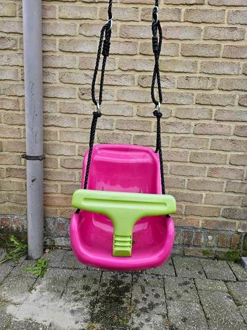 Babyschommel zitje met zwarte touwen beschikbaar voor biedingen