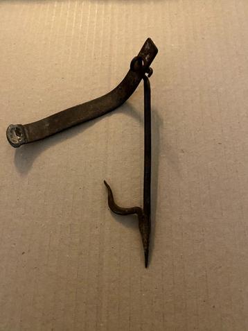 Hanger middeleeuw metaal schouw element of keuken gotiek beschikbaar voor biedingen