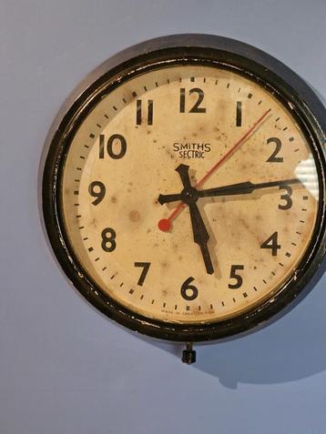 VINTAGE SMITHS SECTRIC BAKELITE  ELECTRIC WALL CLOCK., Enlèvement ou Envoi