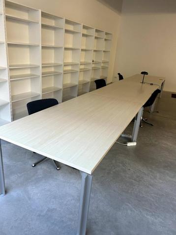 Bureautafel Bulo beschikbaar voor biedingen