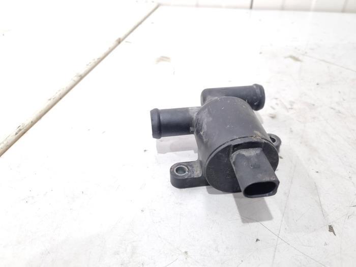 Embrayage magnétique pompe à eau d'un Audi A8, Autos : Pièces & Accessoires, Climatisation & Chauffage, Audi, Utilisé, 3 mois de garantie