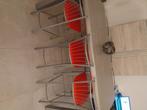 Grijze tafel met 6 grote bar stoelen, Huis en Inrichting, Ophalen, Gebruikt, Een moderne stijl, 4 tot 6 stoelen