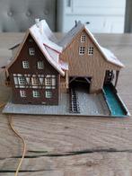 Huis met waterrad, met lichtje. Sneeuw kan afgewassen worden, Ophalen of Verzenden, Zo goed als nieuw