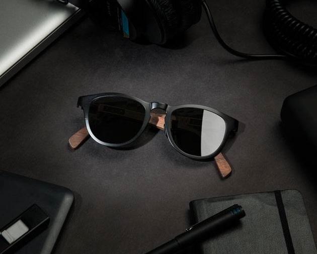 Shwood Titanium x Stanley Francis zwart en walnoot, Handtassen en Accessoires, Zonnebrillen en Brillen | Heren, Zo goed als nieuw