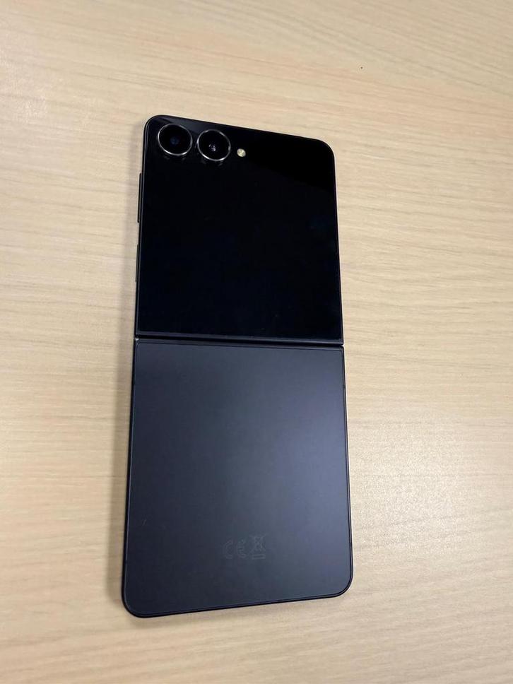 Samsung flip z7, Télécoms, Téléphonie mobile | Samsung, Comme neuf, Galaxy Z Flip, 256 GB, Avec abonnement, Sans simlock, Écran tactile