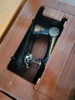 Oude naaimachine in mooie staat, Antiek en Kunst, Ophalen