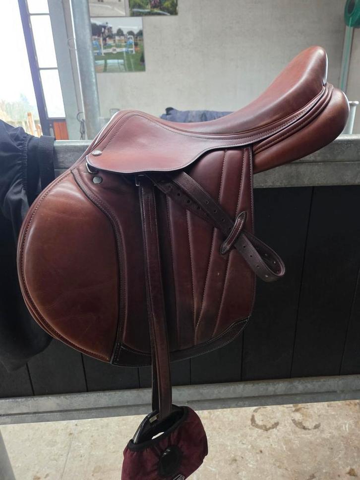Selle de saut brune à vendre, Animaux & Accessoires, Chevaux & Poneys | Selles, Utilisé, Obstacle, Enlèvement