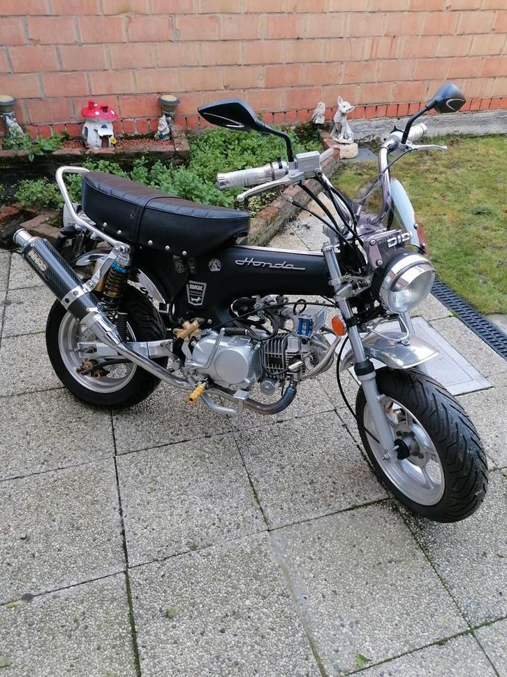 Zeer mooie Honda Dax 125 cc,  mat zwart., Fietsen en Brommers, Brommers | Honda, Zo goed als nieuw, Ophalen