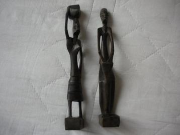 Ensemble de 2 statuettes en bois.