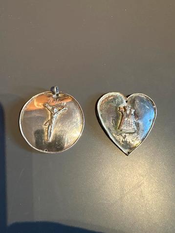 19e-eeuwse katholieke ex-voto’s , inri, heilig, zilver, beschikbaar voor biedingen