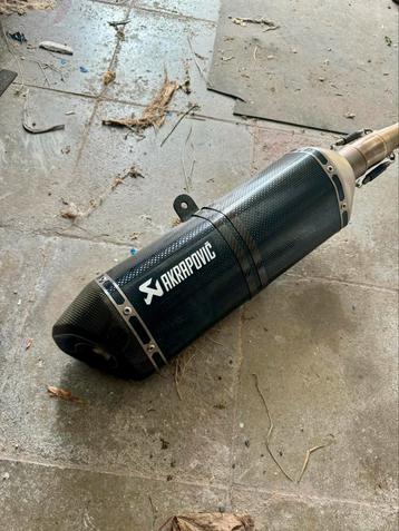 Akrapovic Racing Carbon TMAX Yamaha volledig systeem beschikbaar voor biedingen