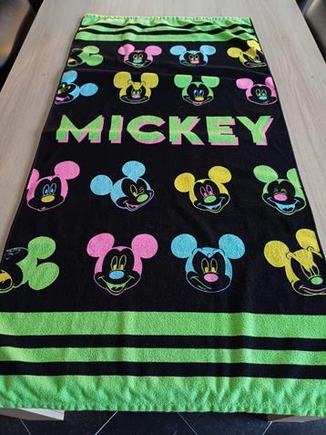 Splinternieuwe badhanddoek Mickey  beschikbaar voor biedingen