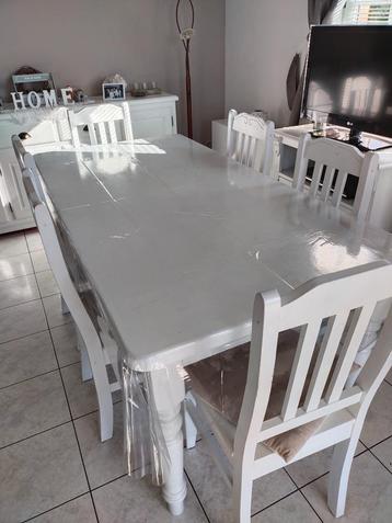 Eetkamer/keukenmeubilair (tafel en dressoir) - Vintage beschikbaar voor biedingen