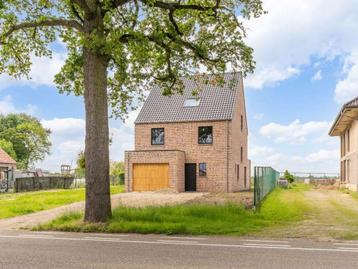 Huis te koop in Maaseik, 3 slpks beschikbaar voor biedingen