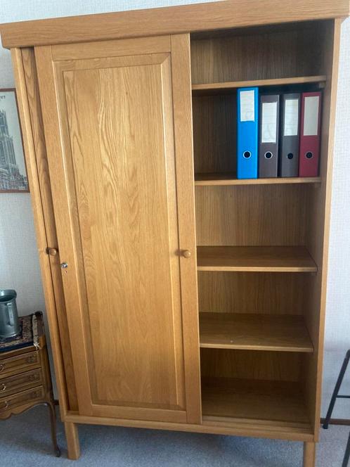 LAATSTE KANS: Eiken kast met schuifdeuren en slot, maatwerk., Diversen, Overige Diversen, Zo goed als nieuw, Ophalen