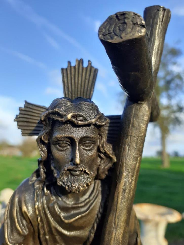 Bronzen beeld gesigneerd op een marmeren sokkel (Jezus Chris, Antiek en Kunst, Kunst | Beelden en Houtsnijwerken, Ophalen of Verzenden