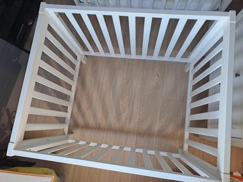 Park (wit) met matras, matrasbeschermer en hoeslaken, Kinderen en Baby's, Babyparken, Gebruikt, Vierkant, In hoogte verstelbaar