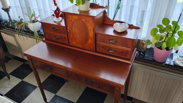 Vintage damessecretaire  beschikbaar voor biedingen