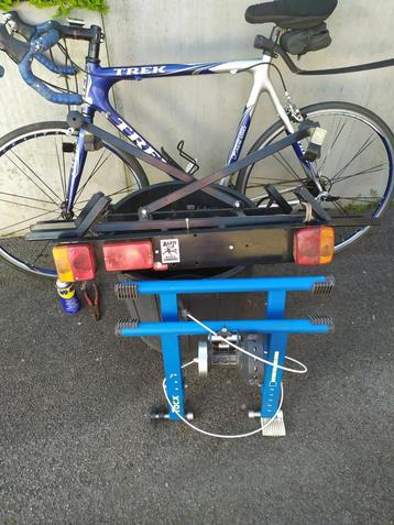 Fiets met rollen en fietsendrager  beschikbaar voor biedingen
