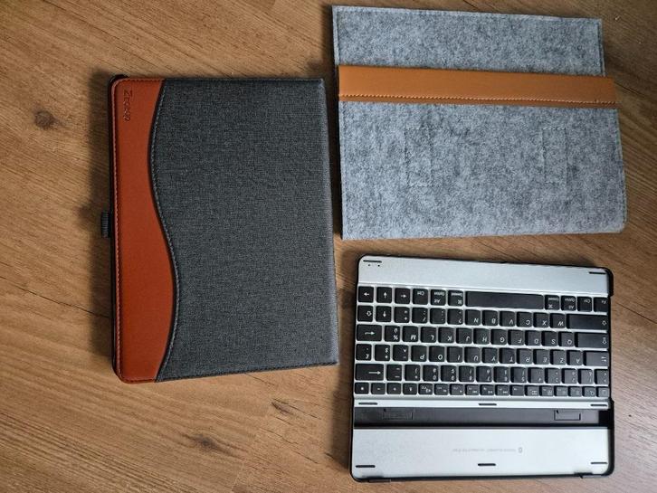 Hoesje/toetsenbord/cover ipad, Computers en Software, Tablet-hoezen, Gebruikt, Ophalen of Verzenden