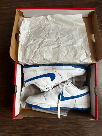 Nike dunk 44 beschikbaar voor biedingen